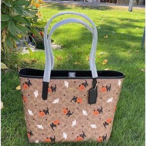 🎃🎃coach City Tote In Signature Canvas With Halloween pumpkin Print